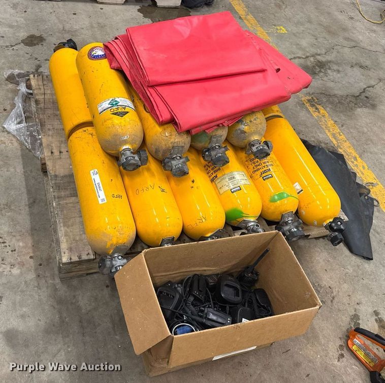 image for item EN4647 Rescue equipment 