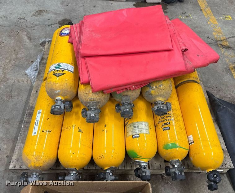 image for item EN4647 Rescue equipment 