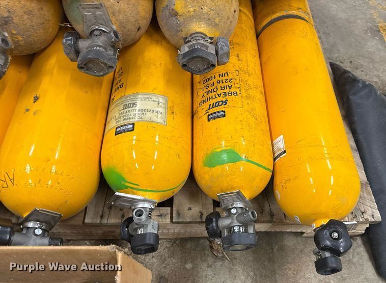 image for item EN4647 Rescue equipment 