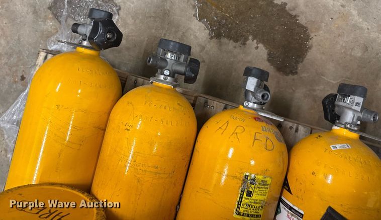 image for item EN4647 Rescue equipment 