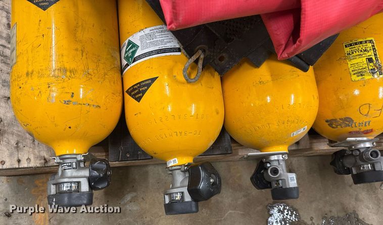 image for item EN4647 Rescue equipment 