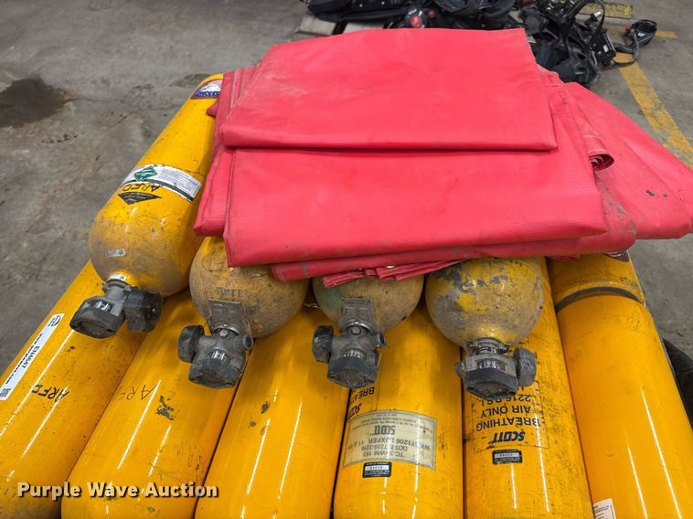 image for item EN4647 Rescue equipment 