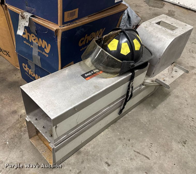 image for item EN4647 Rescue equipment 