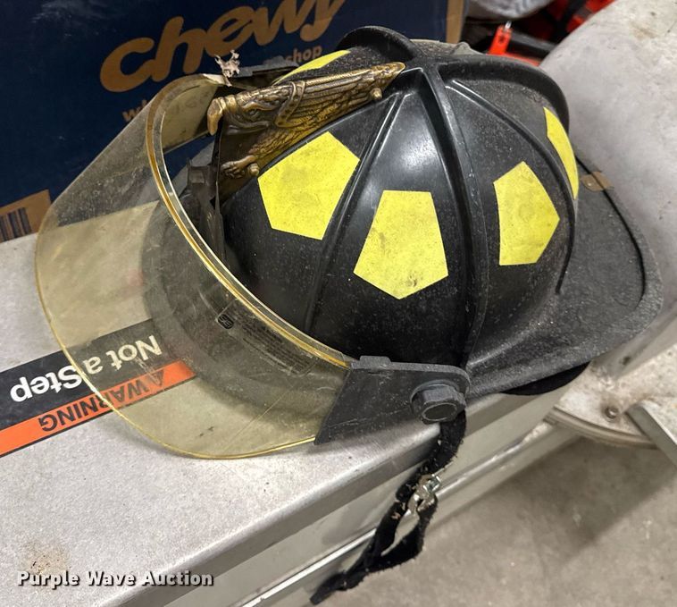 image for item EN4647 Rescue equipment 