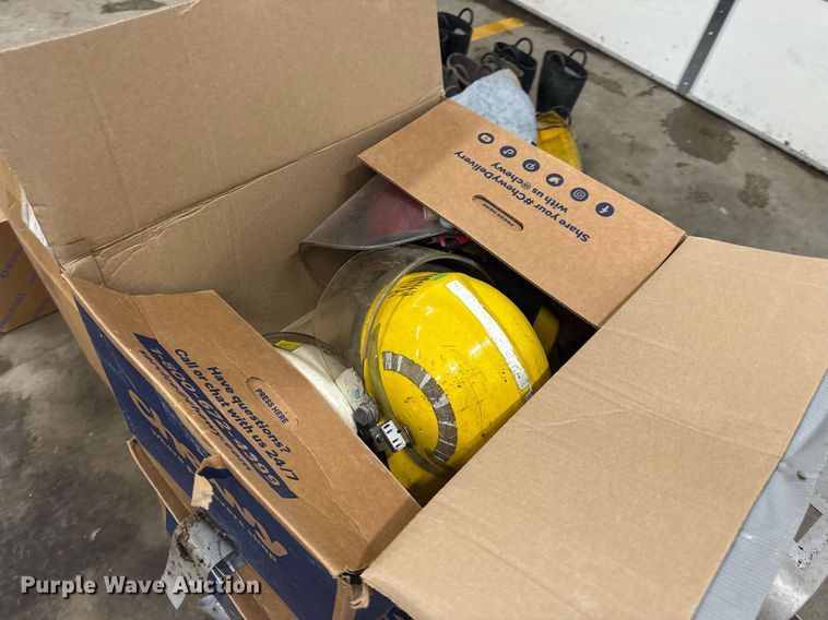 image for item EN4647 Rescue equipment 