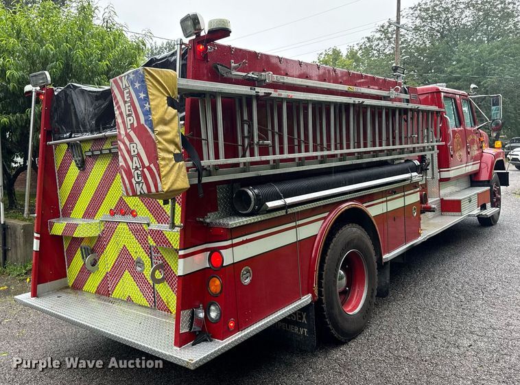 image for item EN4648 1991 International 2674 pumper fire truck