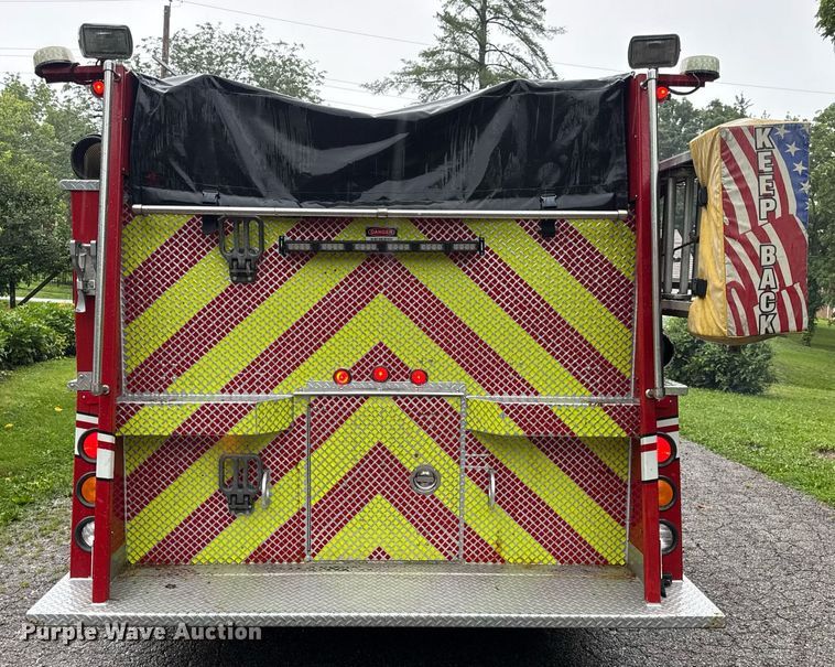 image for item EN4648 1991 International 2674 pumper fire truck