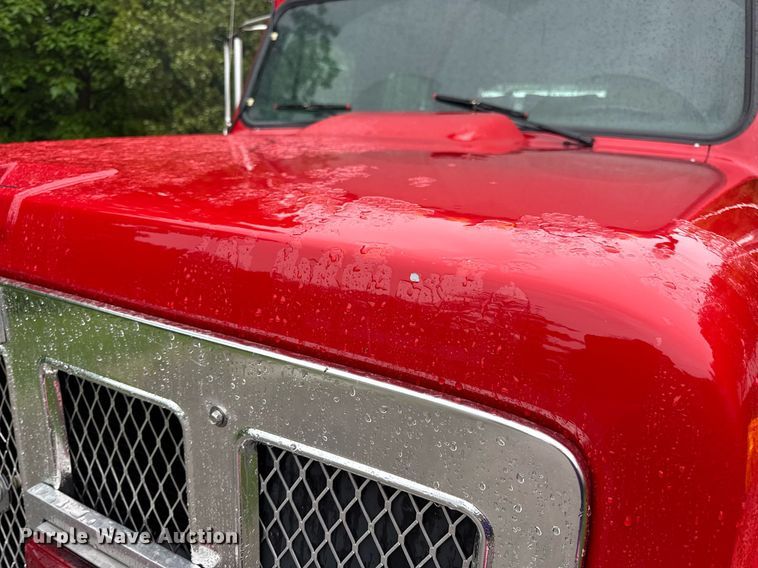 image for item EN4648 1991 International 2674 pumper fire truck