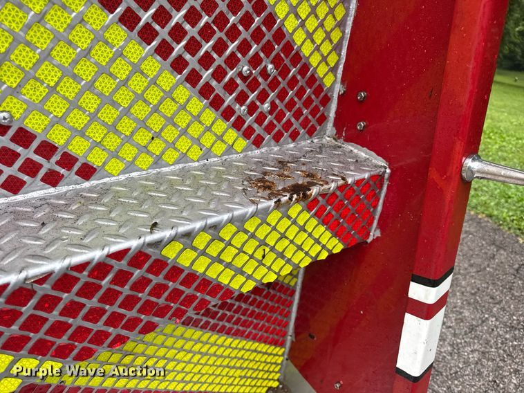 image for item EN4648 1991 International 2674 pumper fire truck