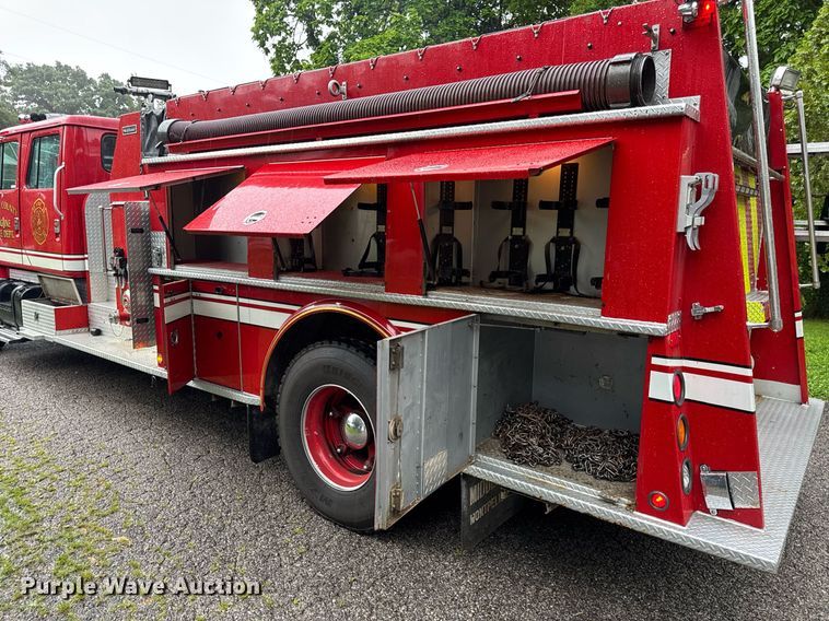 image for item EN4648 1991 International 2674 pumper fire truck