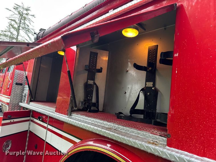 image for item EN4648 1991 International 2674 pumper fire truck