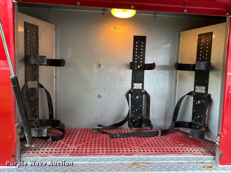 image for item EN4648 1991 International 2674 pumper fire truck