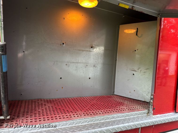 image for item EN4648 1991 International 2674 pumper fire truck