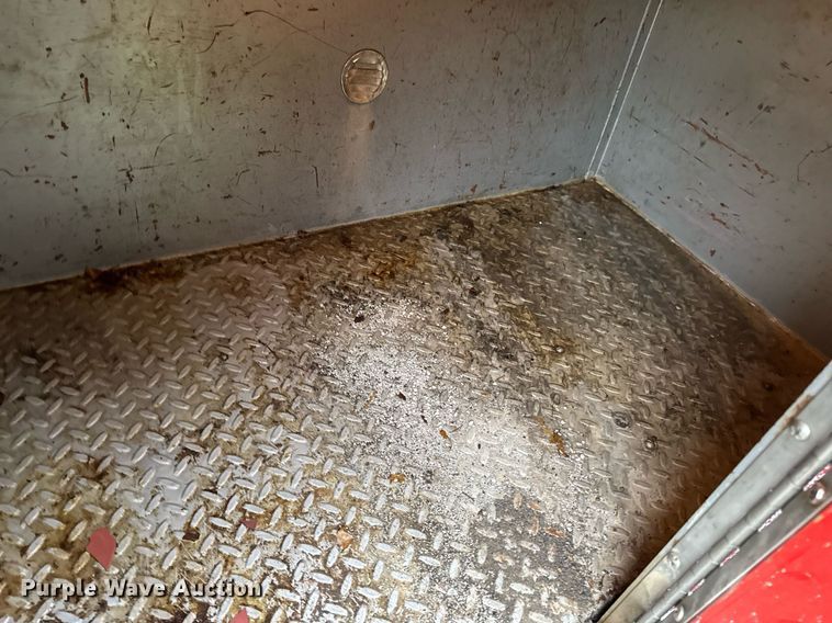 image for item EN4648 1991 International 2674 pumper fire truck