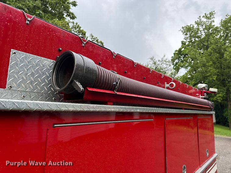image for item EN4648 1991 International 2674 pumper fire truck