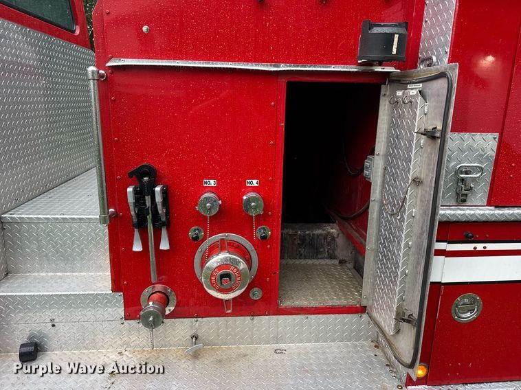 image for item EN4648 1991 International 2674 pumper fire truck