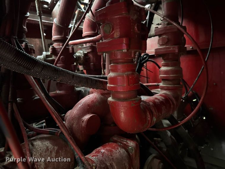 image for item EN4648 1991 International 2674 pumper fire truck