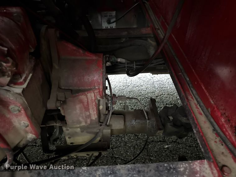 image for item EN4648 1991 International 2674 pumper fire truck