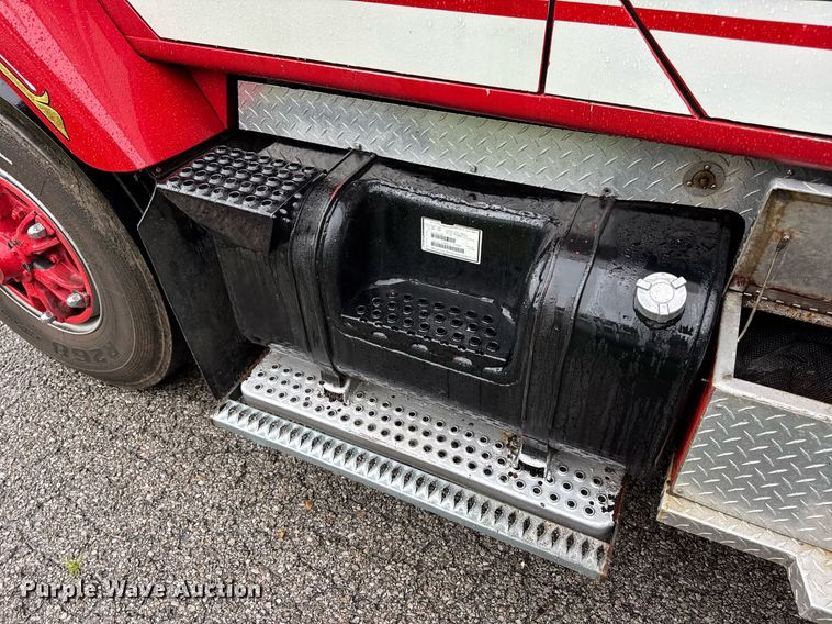 image for item EN4648 1991 International 2674 pumper fire truck