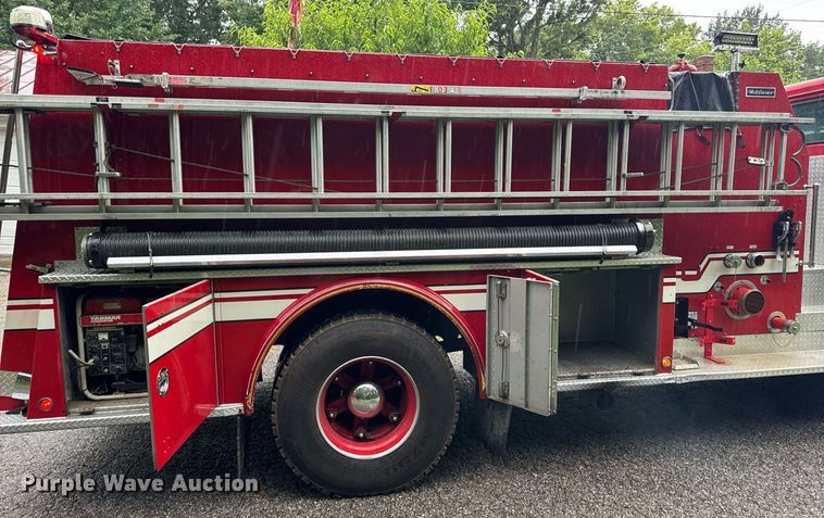 image for item EN4648 1991 International 2674 pumper fire truck