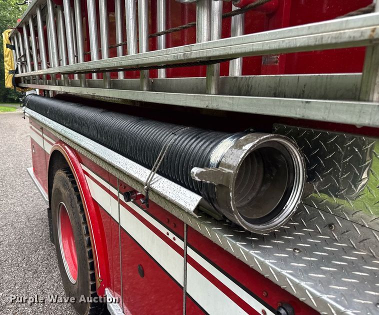 image for item EN4648 1991 International 2674 pumper fire truck