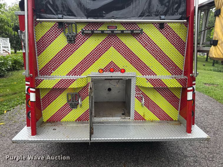 image for item EN4648 1991 International 2674 pumper fire truck