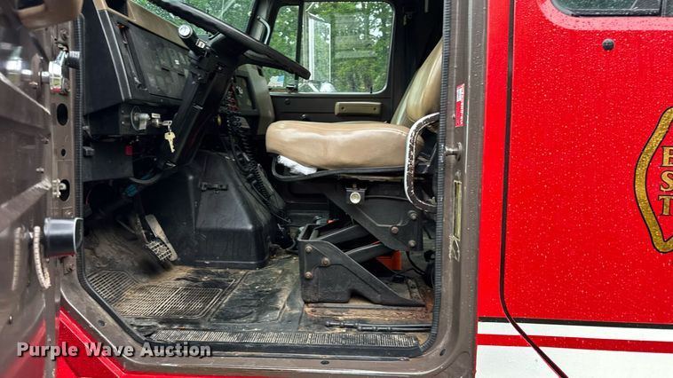 image for item EN4648 1991 International 2674 pumper fire truck