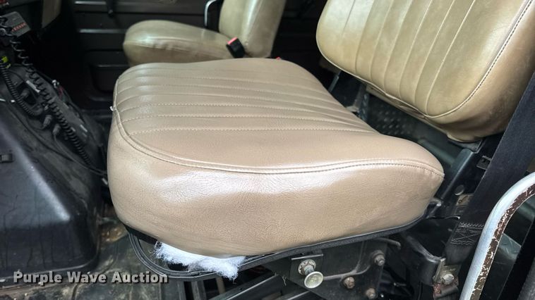 image for item EN4648 1991 International 2674 pumper fire truck