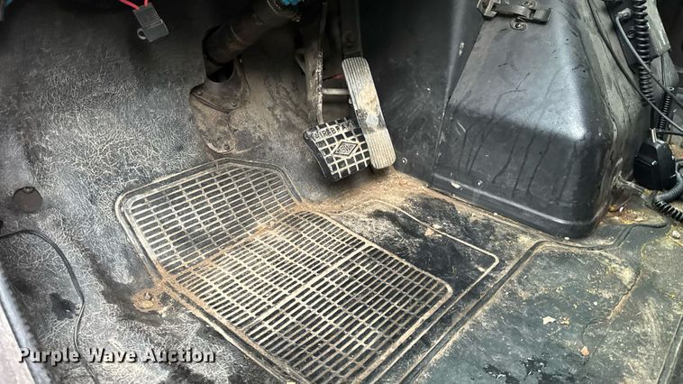 image for item EN4648 1991 International 2674 pumper fire truck