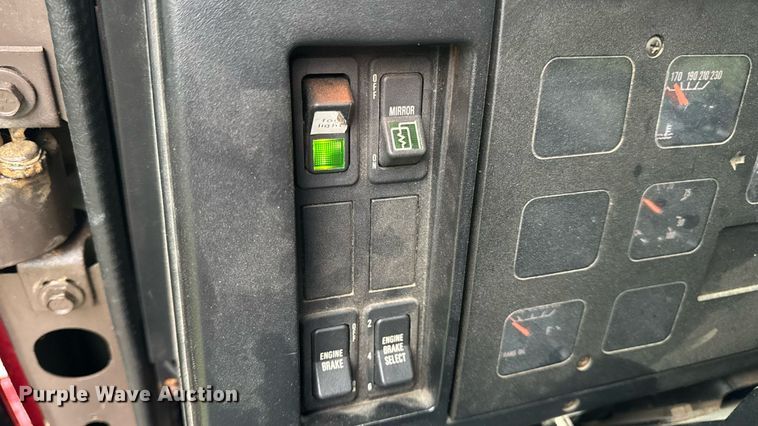 image for item EN4648 1991 International 2674 pumper fire truck