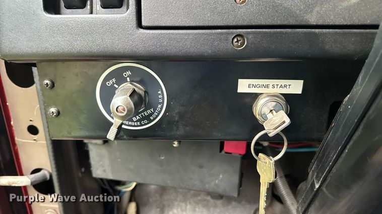 image for item EN4648 1991 International 2674 pumper fire truck