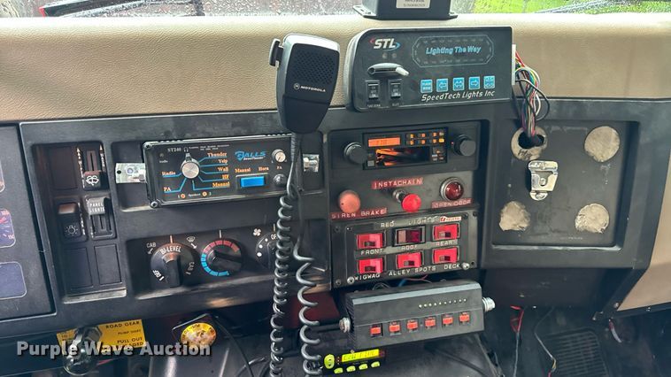 image for item EN4648 1991 International 2674 pumper fire truck