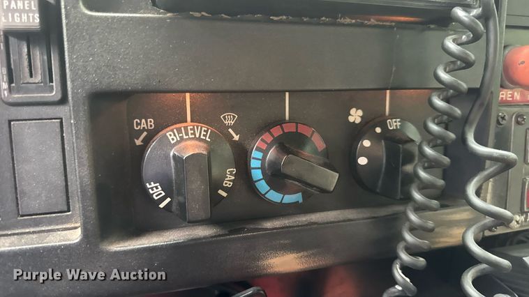 image for item EN4648 1991 International 2674 pumper fire truck