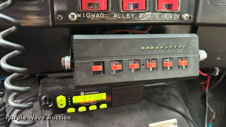 image for item EN4648 1991 International 2674 pumper fire truck