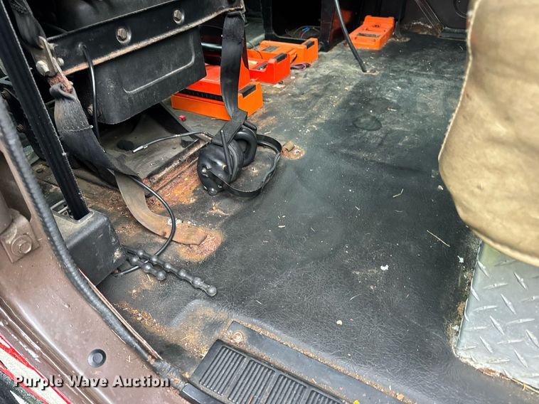 image for item EN4648 1991 International 2674 pumper fire truck