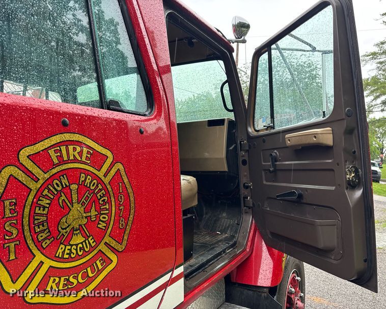 image for item EN4648 1991 International 2674 pumper fire truck