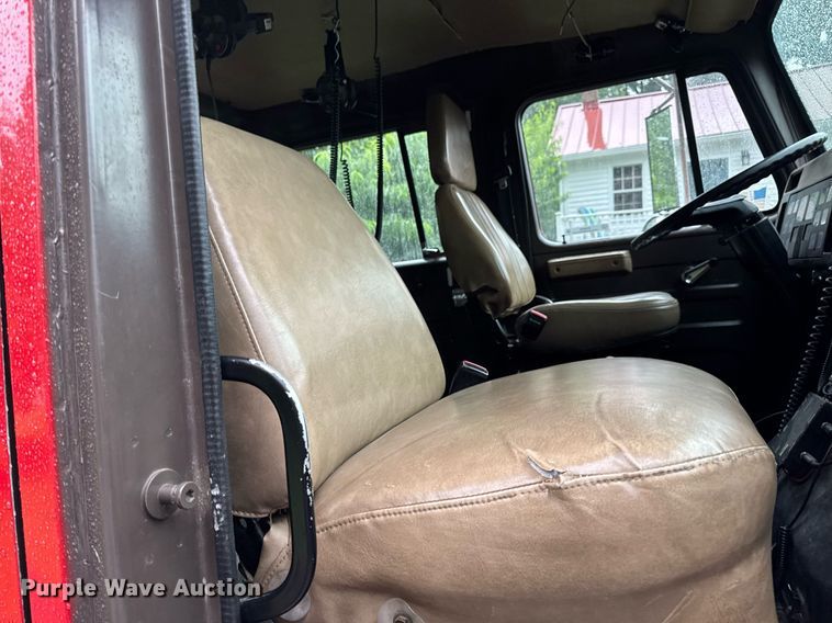 image for item EN4648 1991 International 2674 pumper fire truck