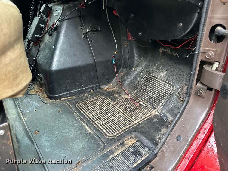 image for item EN4648 1991 International 2674 pumper fire truck