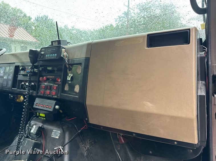 image for item EN4648 1991 International 2674 pumper fire truck