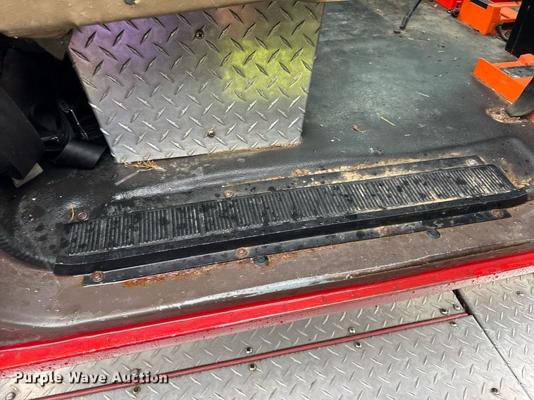 image for item EN4648 1991 International 2674 pumper fire truck