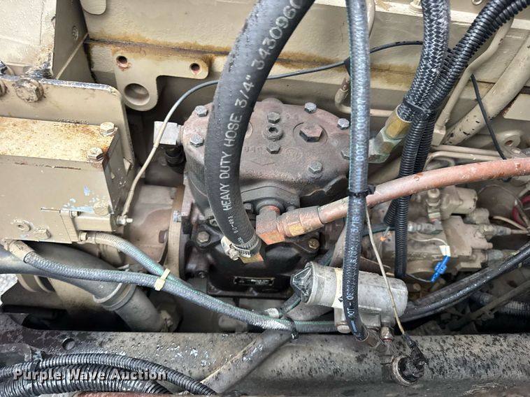 image for item EN4648 1991 International 2674 pumper fire truck