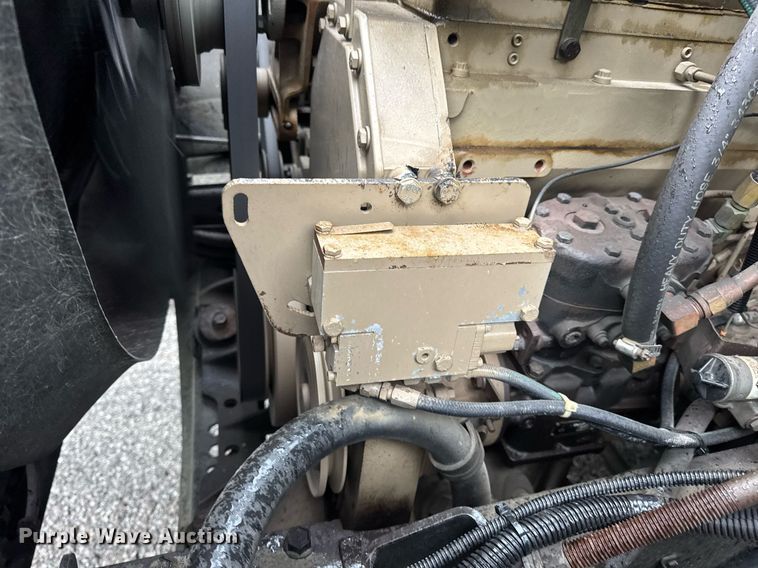 image for item EN4648 1991 International 2674 pumper fire truck