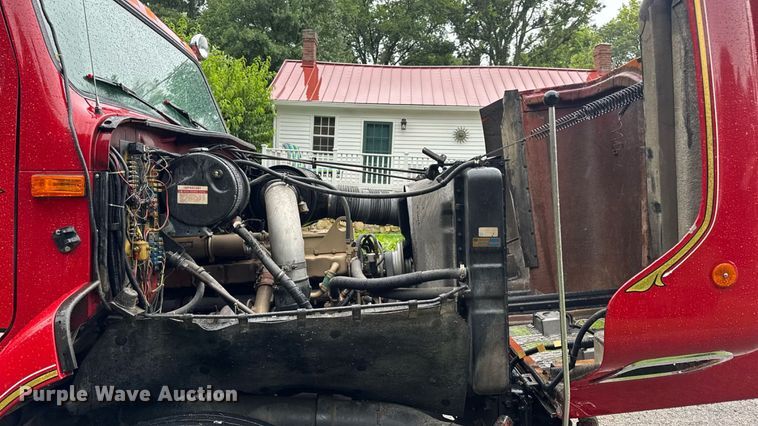 image for item EN4648 1991 International 2674 pumper fire truck