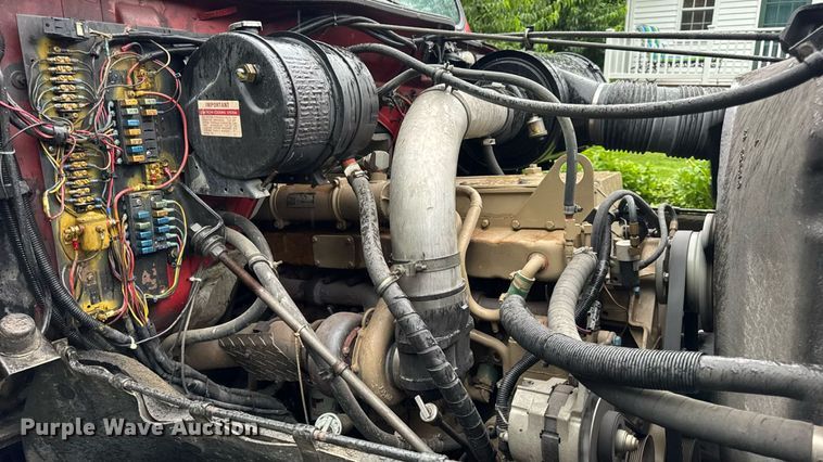 image for item EN4648 1991 International 2674 pumper fire truck