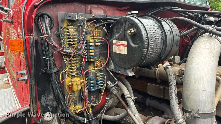 image for item EN4648 1991 International 2674 pumper fire truck