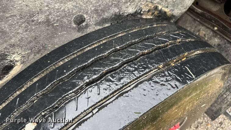 image for item EN4648 1991 International 2674 pumper fire truck