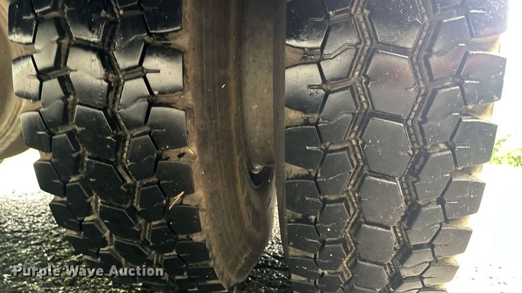 image for item EN4648 1991 International 2674 pumper fire truck