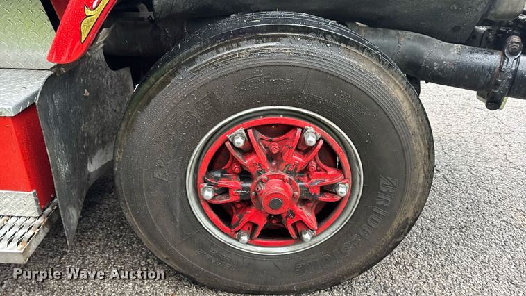 image for item EN4648 1991 International 2674 pumper fire truck