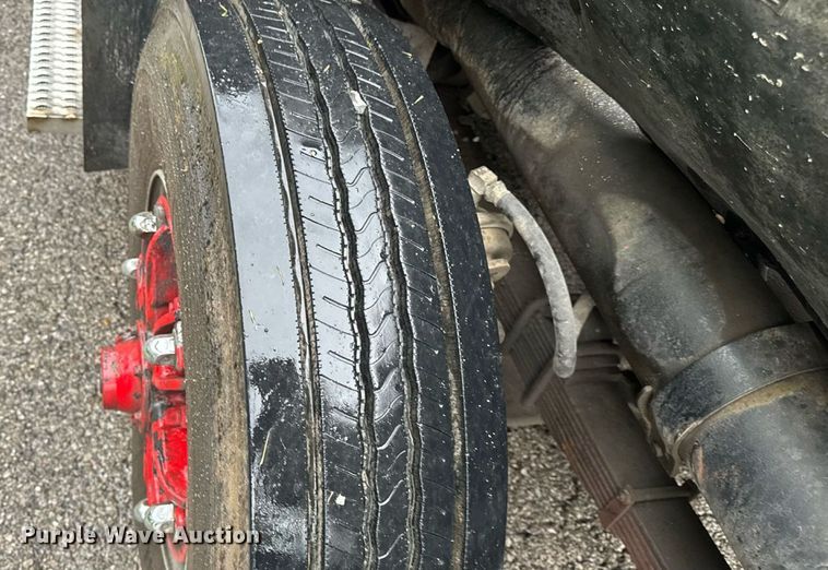 image for item EN4648 1991 International 2674 pumper fire truck