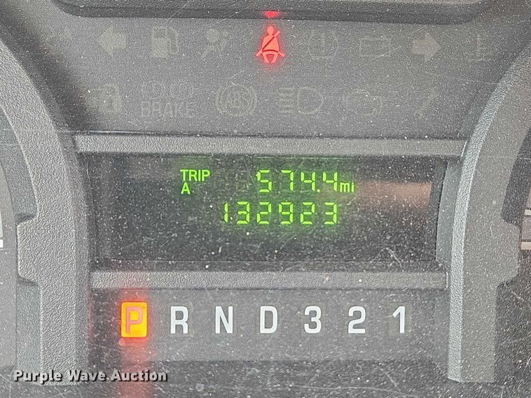 image for item EN8292 2010 Ford E450 shuttle bus